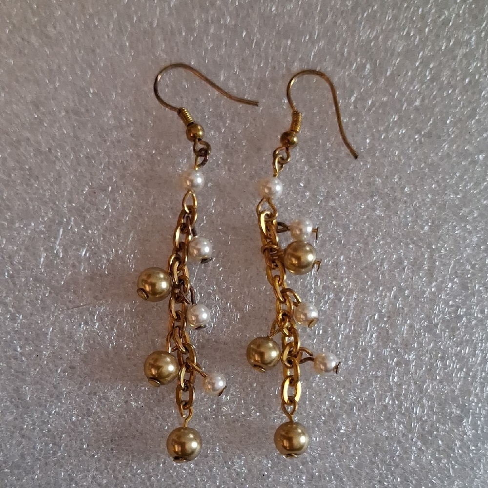 Elegant Gold and Pearl Dangle Earrings